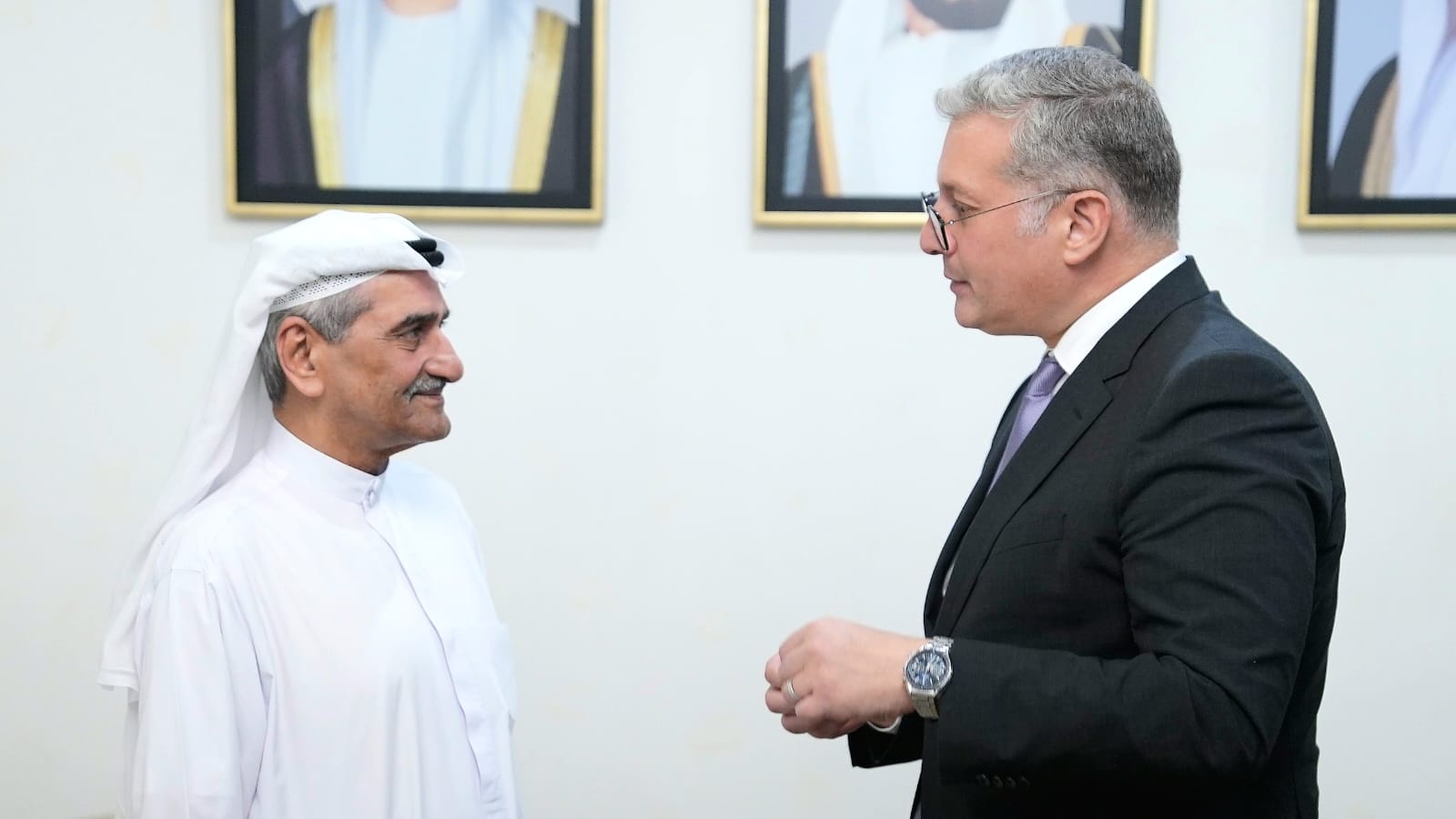 حاكم الفجيرة يبحث مع وزير البترول التعاون بين مصر والإمارات 